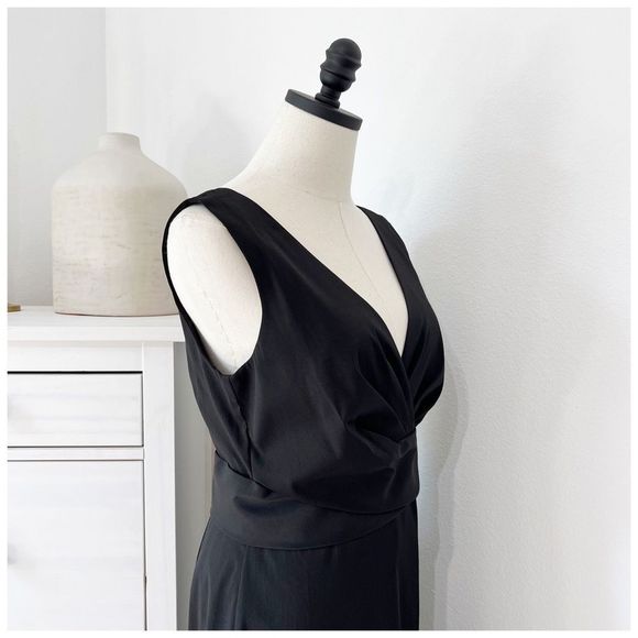 NWT White House Black Market Crepe Fit & Flare Little Black Dress LBD Sz 8 - Picture 7 of 11